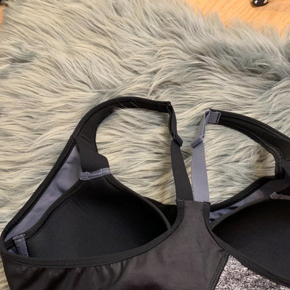 NWOT Victoria’s‎ Secret Knockout Sport Bra, 34C - Picture 5 of 11
